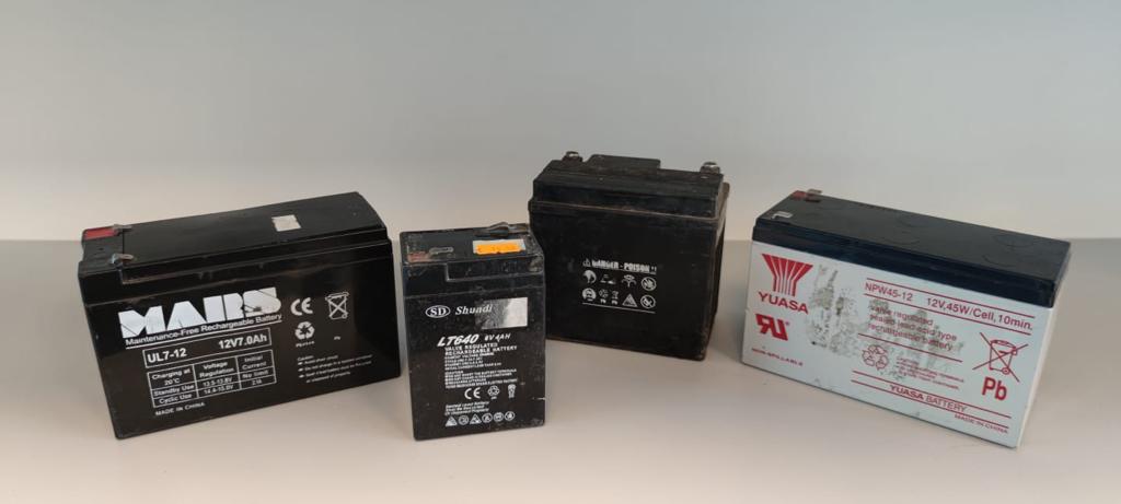 Nolietotie mazie svina akumulatori UPS